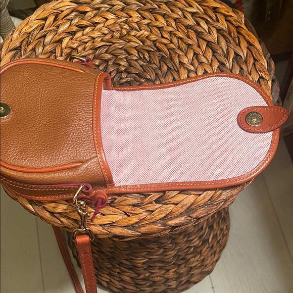 Dooney & Bourke Vintage Remake Big Duck Tan on Light Brown Leather Crossbody Bag - Picture 8 of 13